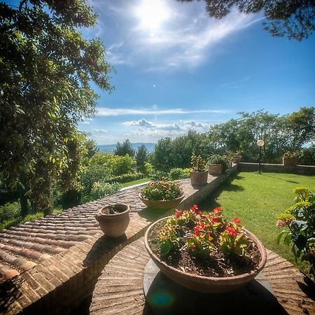 Casa Dei Lecci Apartment Foligno Bagian luar foto