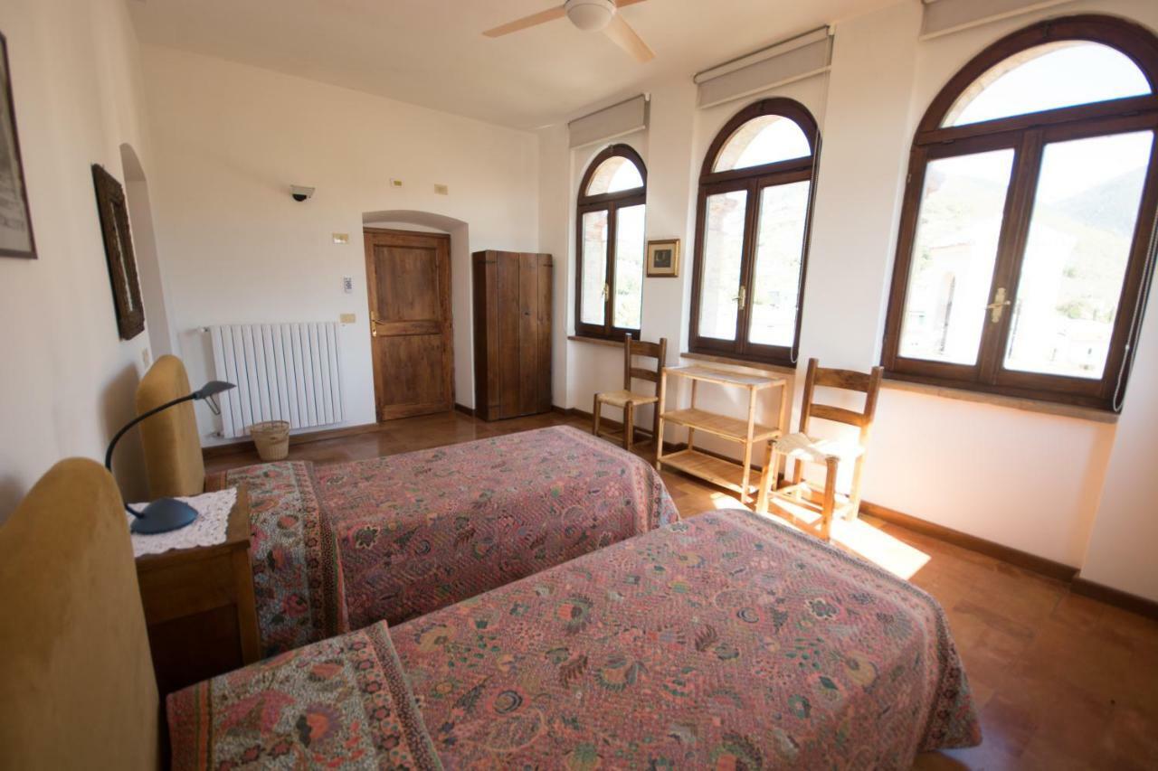 Casa Dei Lecci Apartment Foligno Bagian luar foto