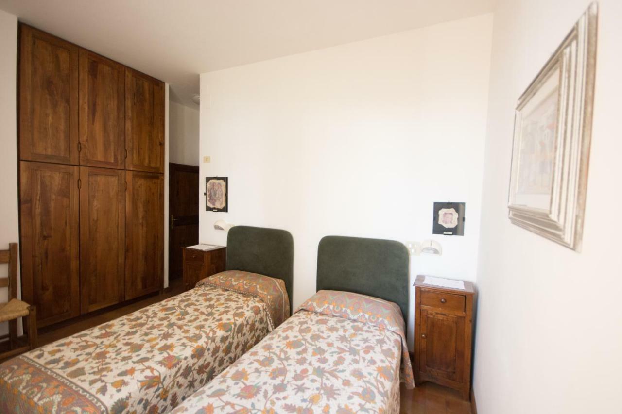 Casa Dei Lecci Apartment Foligno Bagian luar foto